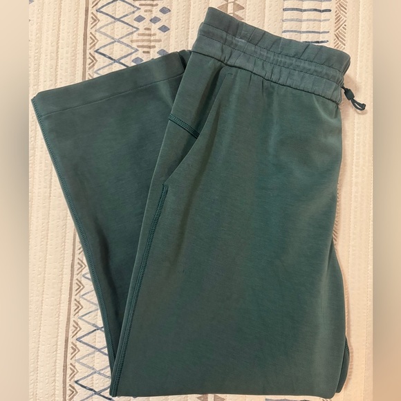 Lululemon Softstreme High-Rise Straight- Leg Cropped Pant - Picture 5 of 10